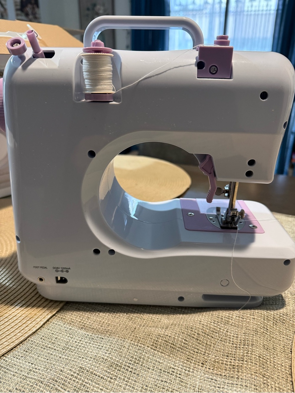 Mini Multifunctional Sewing Machine - Pink - Picture 6 of 6